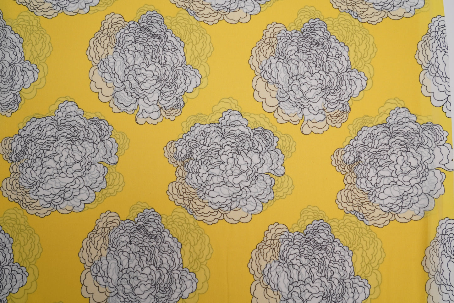 DIGITAL GEORGETTE - Lemon yellow base